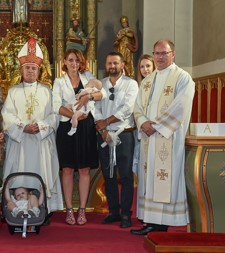 Krštenje šestoga djeteta u obitelji Zirdum